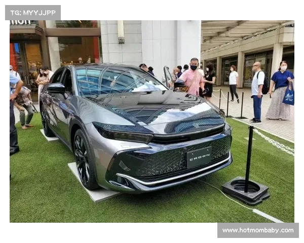 全新一代丰田皇冠曝光,外观大变,搭载2.4T混合动力系统 全新一代丰田皇冠曝光,外观大变,搭载2.4T混合动力系统