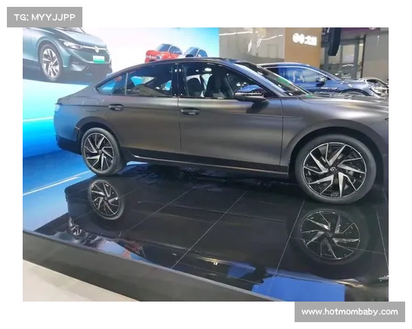 全新迈腾内饰造型曝光 或配全液晶仪表盘